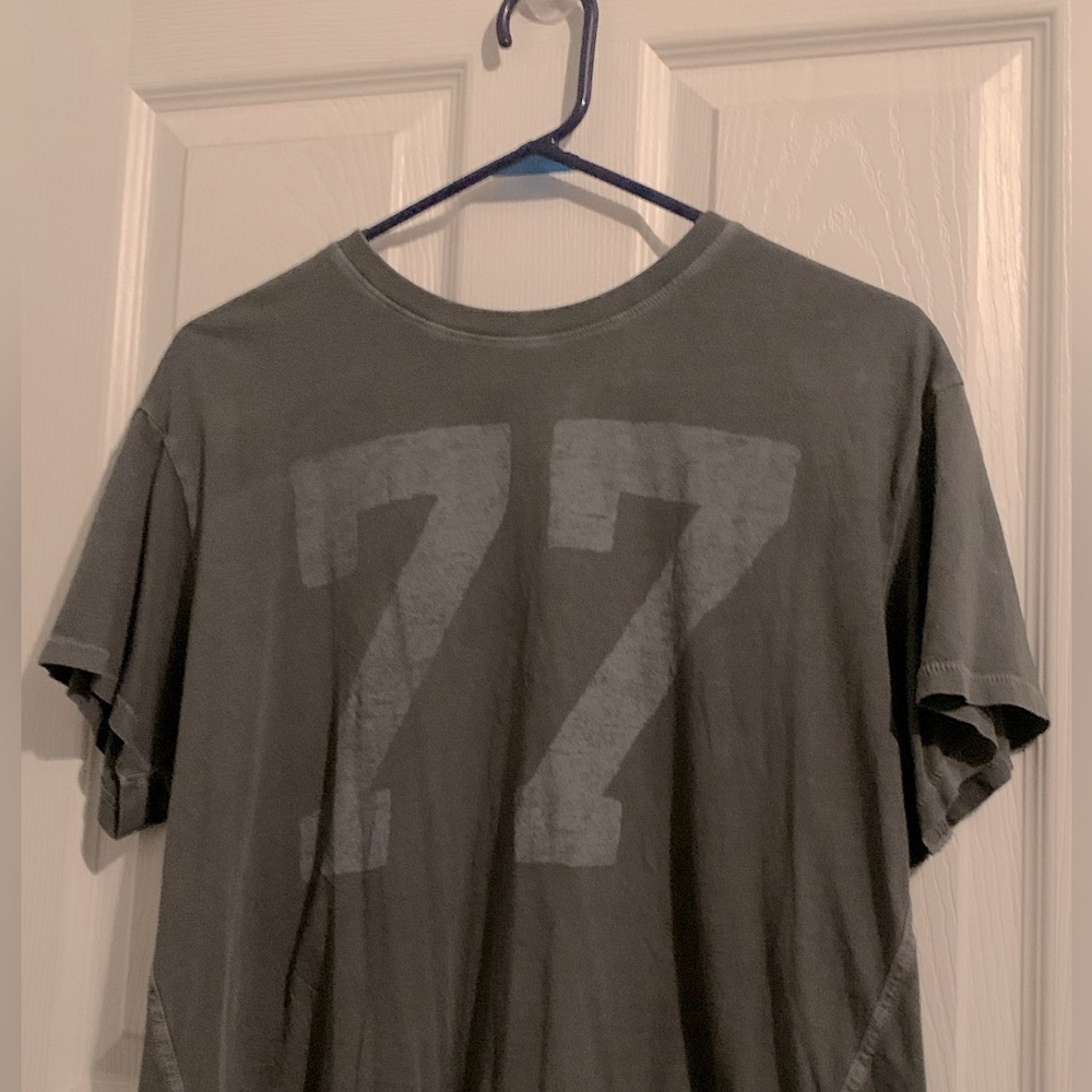 American Eagle Outfitters Gray Short Sleeve Tee